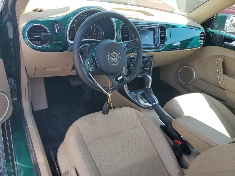 2018 VOLKSWAGEN BEETLE SE 8