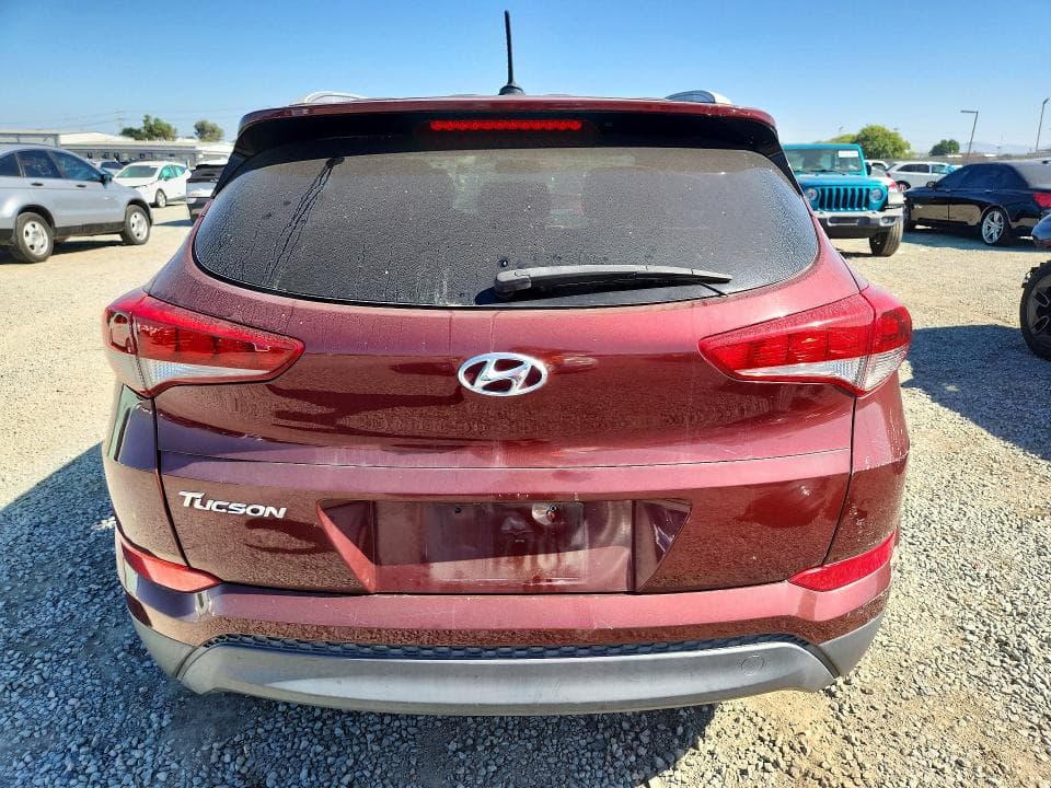 2017 HYUNDAI TUCSON SE 6
