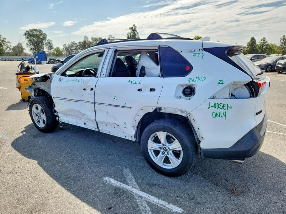 2020 TOYOTA RAV4 HYBRID XLE 2