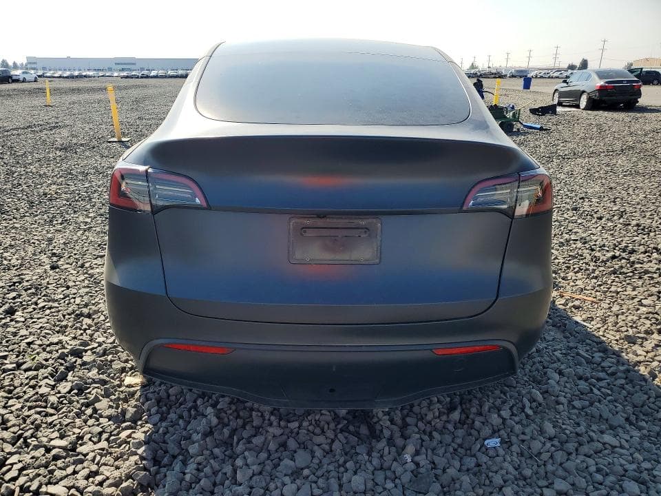 2024 TESLA MODEL Y 6