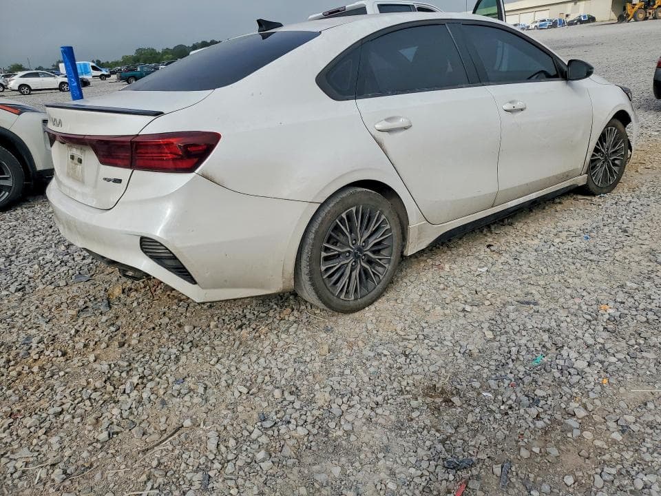 2023 KIA FORTE GT LINE 3