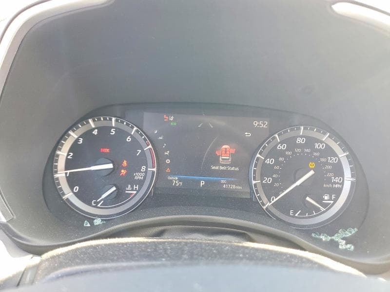 2021 TOYOTA HIGHLANDER XLE 9