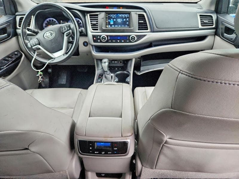 2017 TOYOTA HIGHLANDER XLE 8
