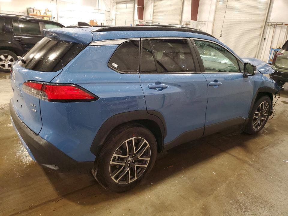 2026 TOYOTA COROLLA CROSS XLE 3
