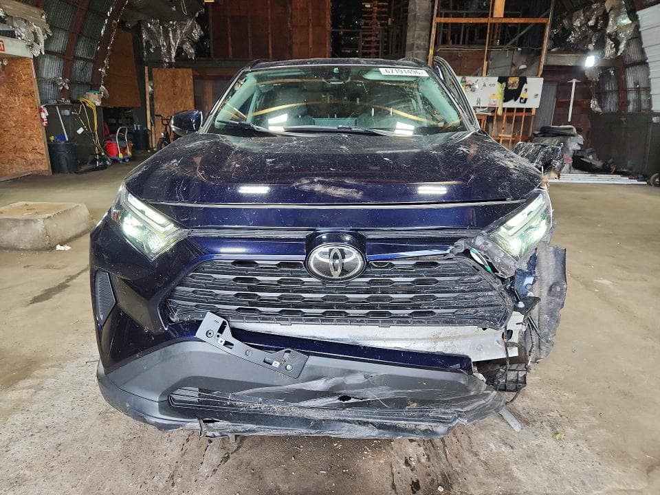 2024 TOYOTA RAV4 XLE 5