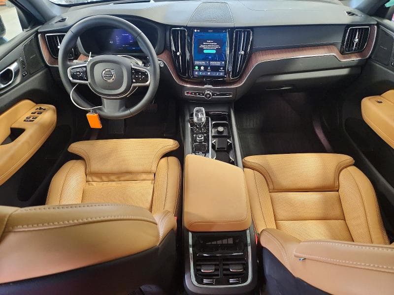 2024 VOLVO XC60 ULTIMATE 8