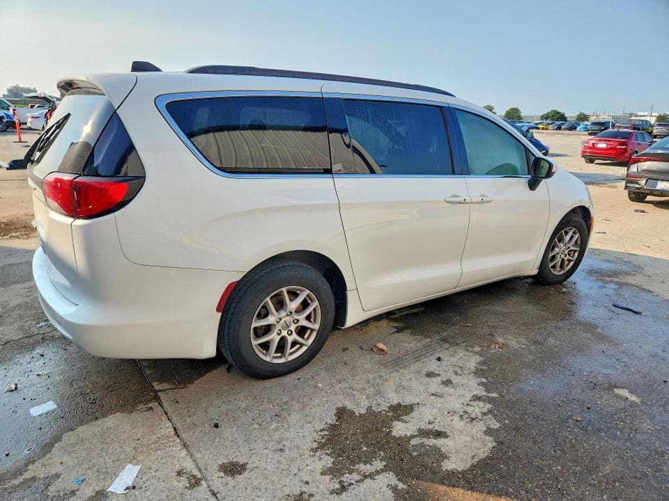2021 CHRYSLER VOYAGER LXI 3