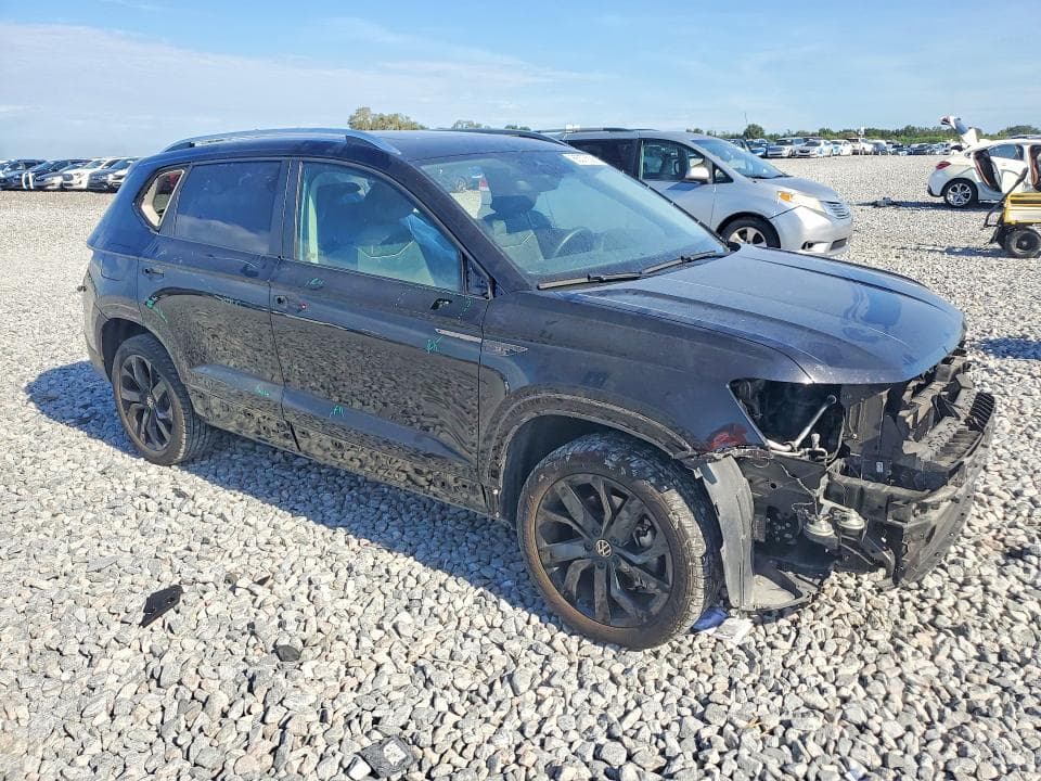 2023 VOLKSWAGEN TAOS SE 4