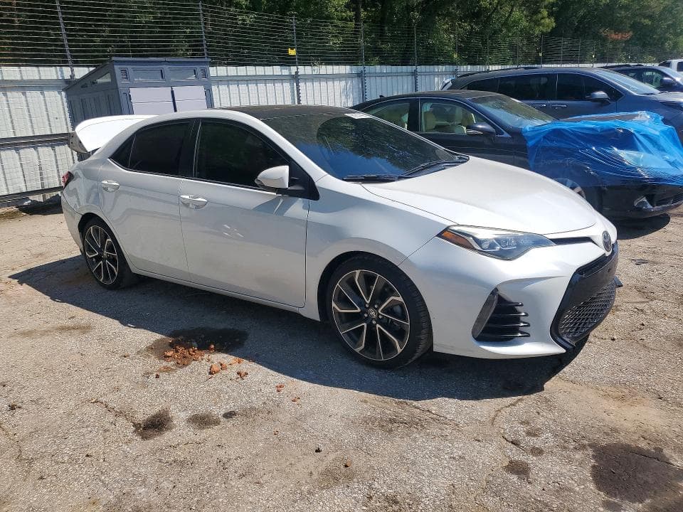 2017 TOYOTA COROLLA SE 4