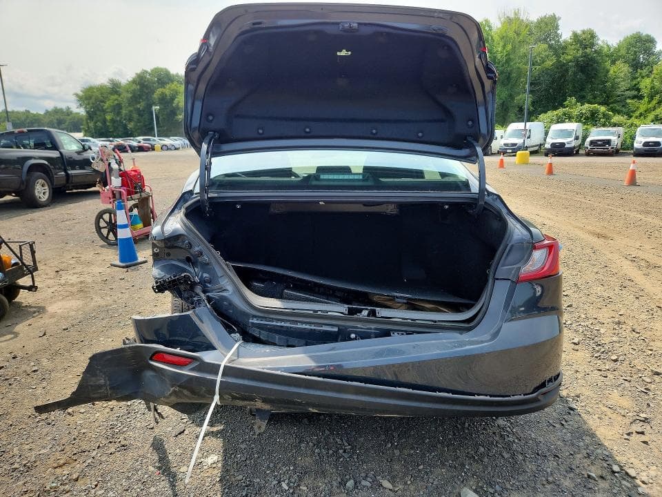 2025 TOYOTA CAMRY LE 6