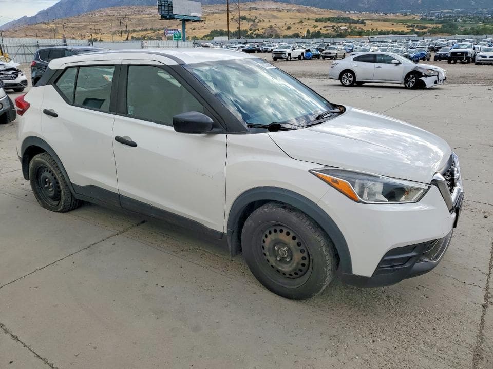 2020 NISSAN KICKS S 4
