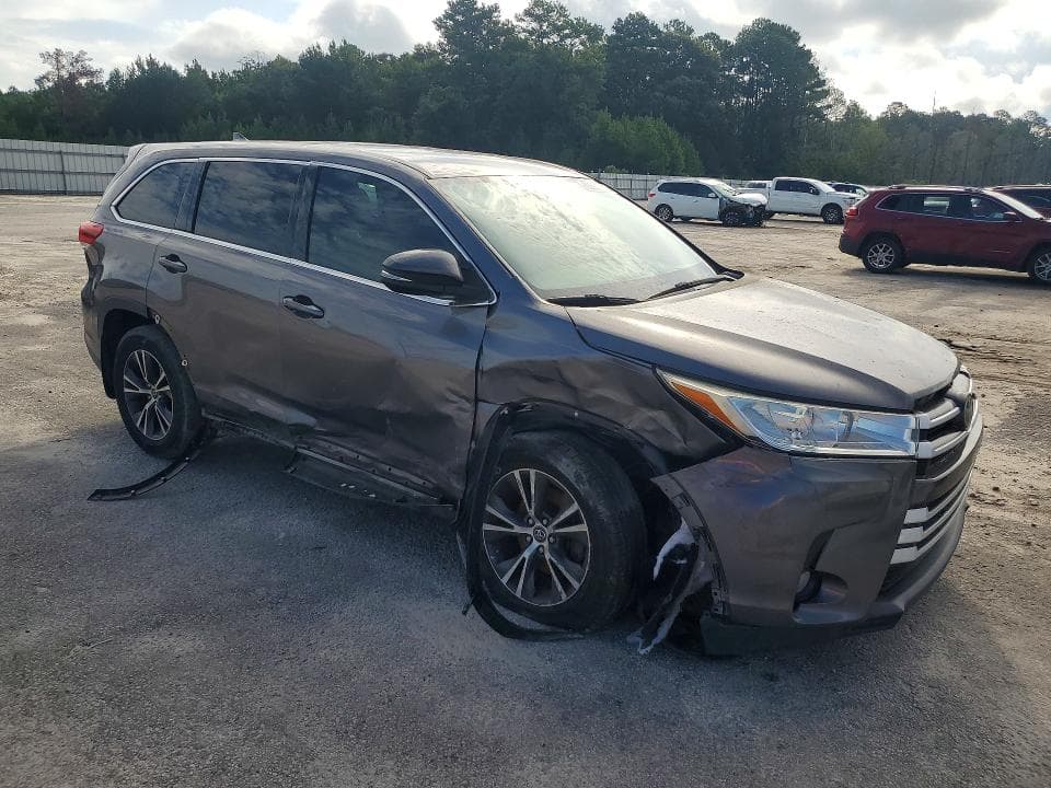 2017 TOYOTA HIGHLANDER LE PLUS 4