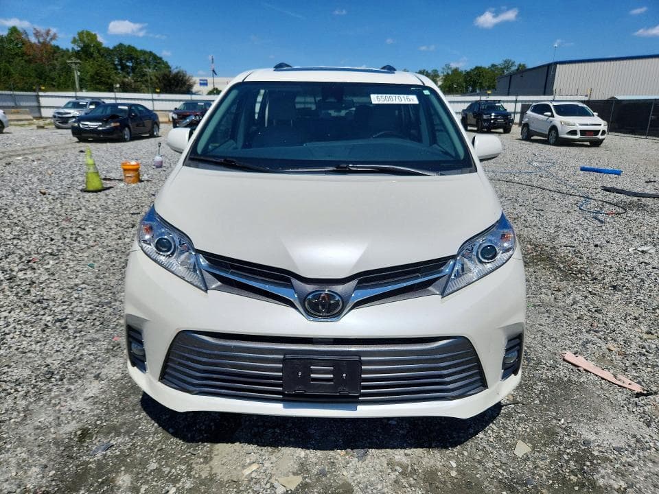2018 TOYOTA SIENNA XLE 8-PASSENGER 5