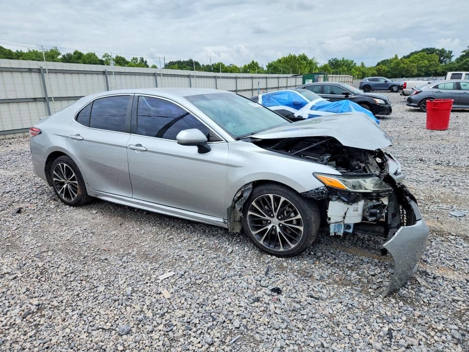 2018 TOYOTA CAMRY SE 4