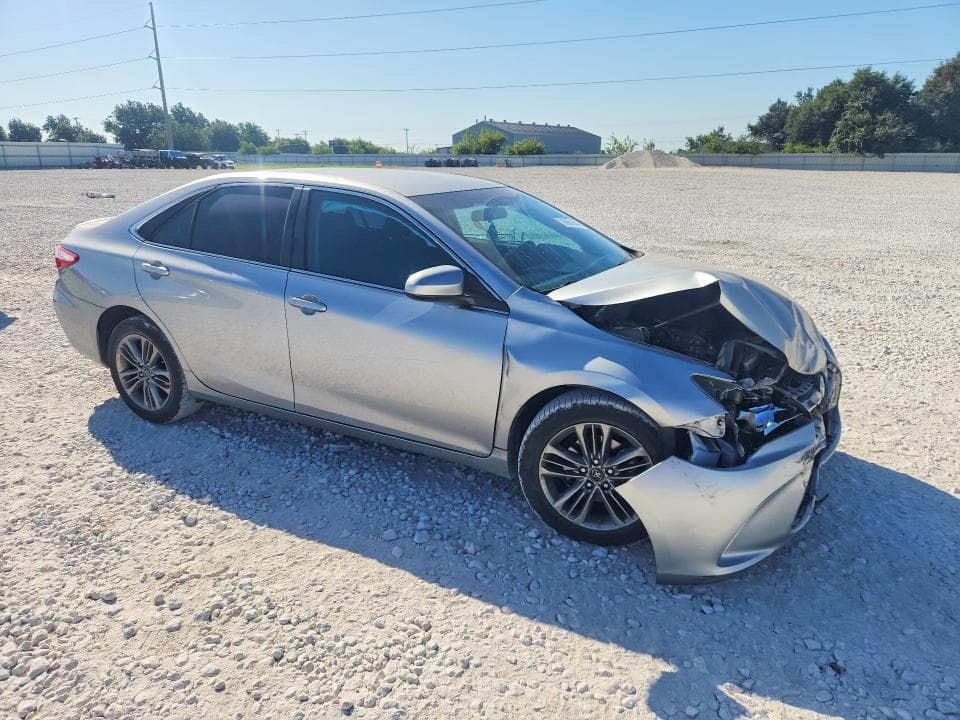 2017 TOYOTA CAMRY SE 4