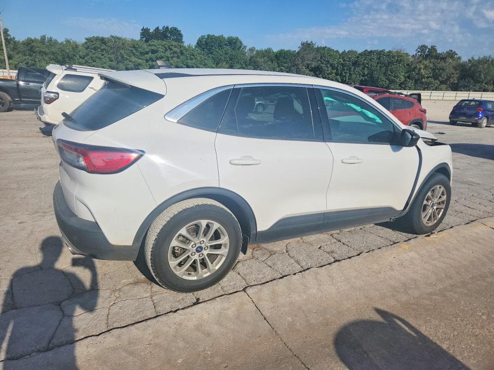 2022 FORD ESCAPE SE 3