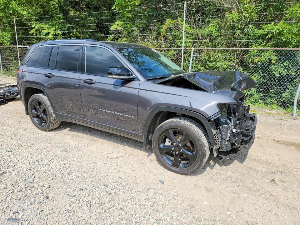 2023 JEEP GRAND CHEROKEE LIMITED 4