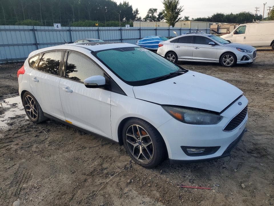 2017 FORD FOCUS SEL 4