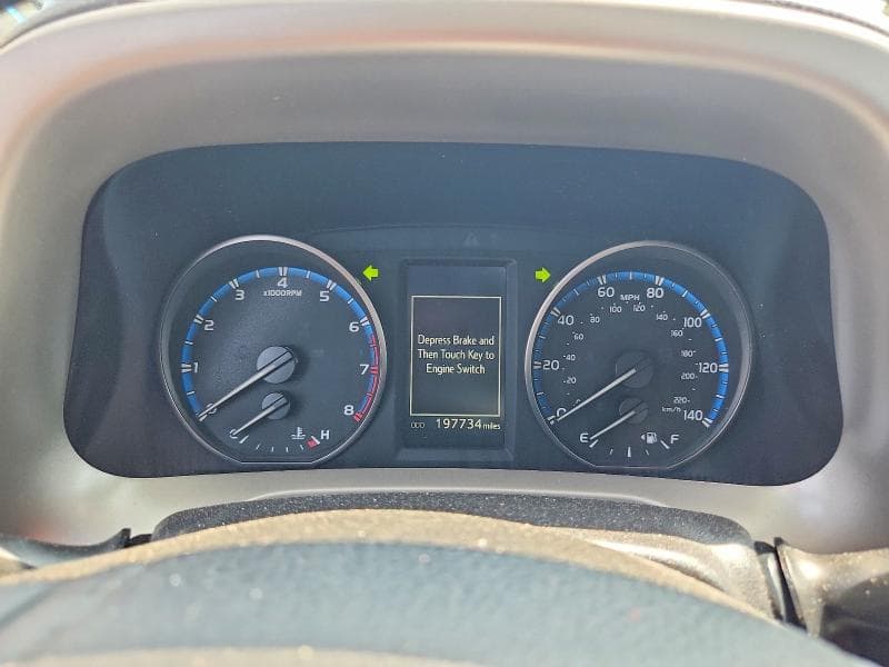 2017 TOYOTA RAV4 XLE 9