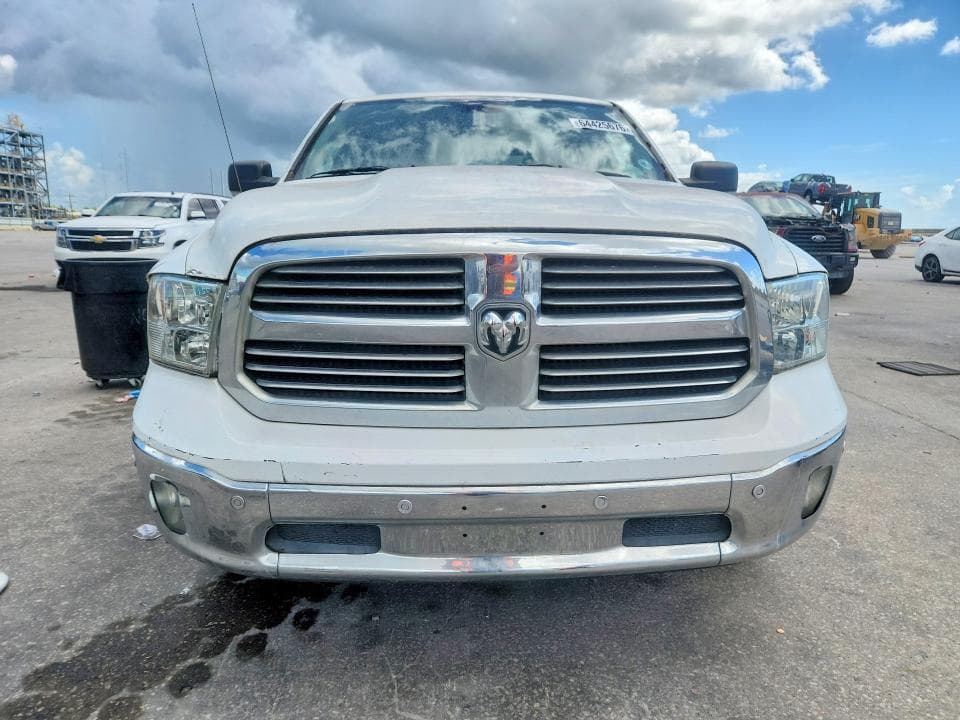 2017 RAM 1500 SLT 5