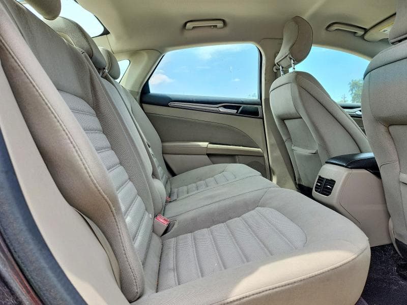 2017 FORD FUSION SE 10
