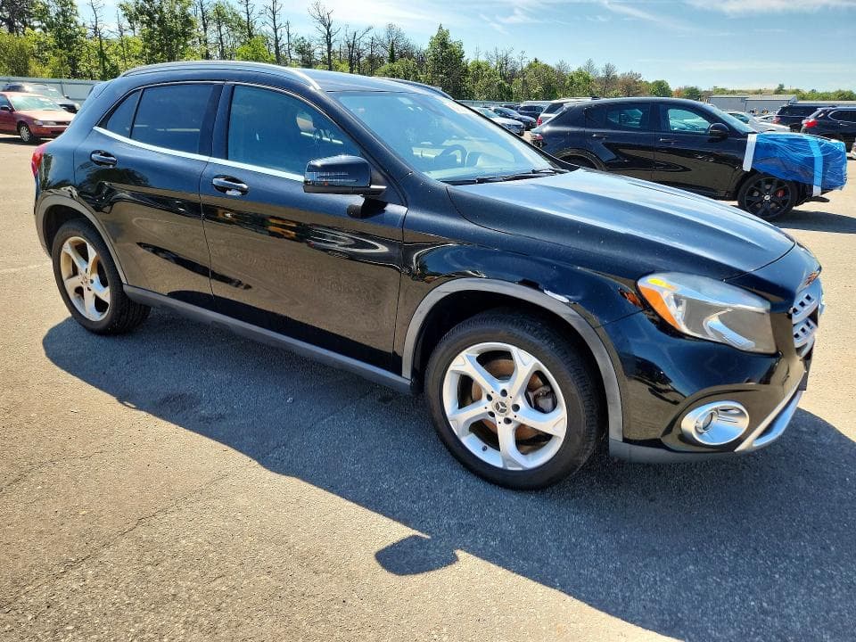 2019 MERCEDES-BENZ GLA 250 4