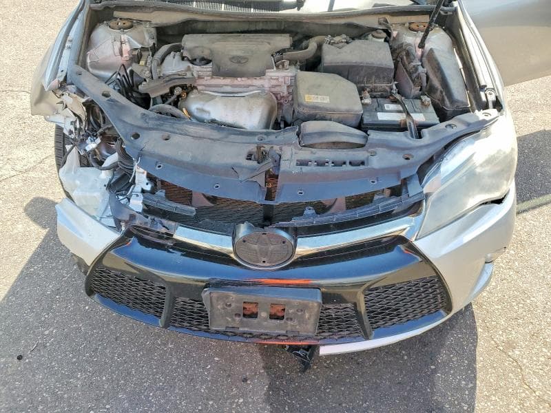 2017 TOYOTA CAMRY SE 11