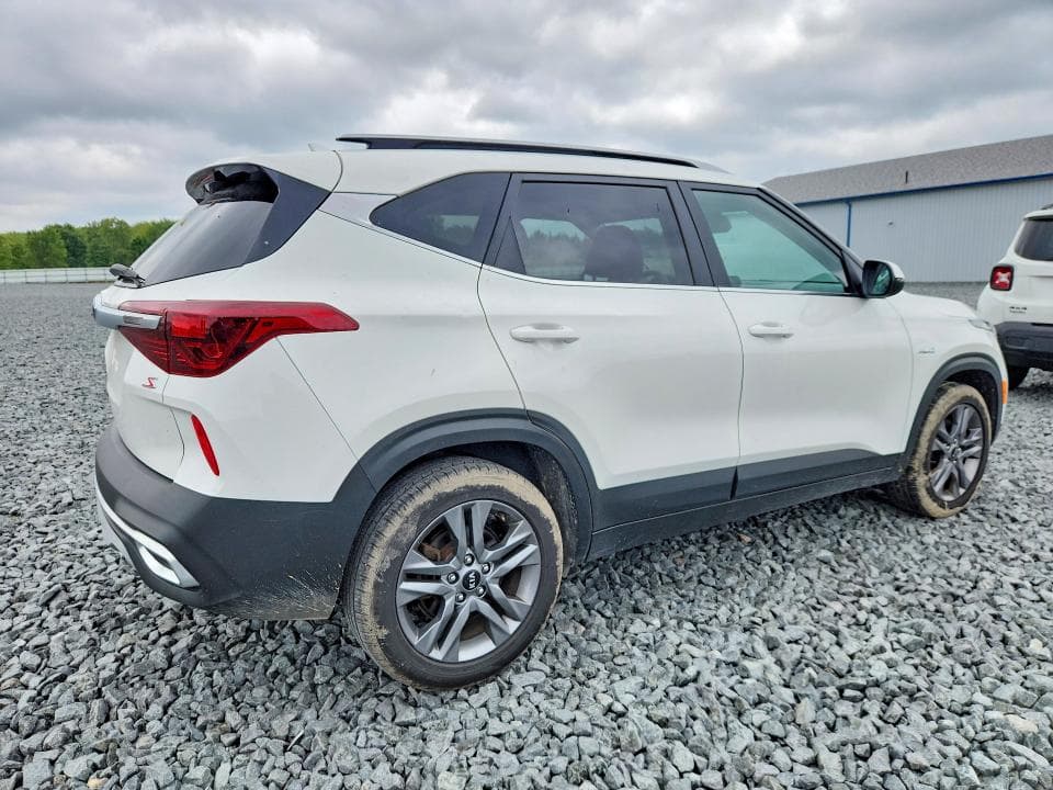 2021 KIA SELTOS S 3
