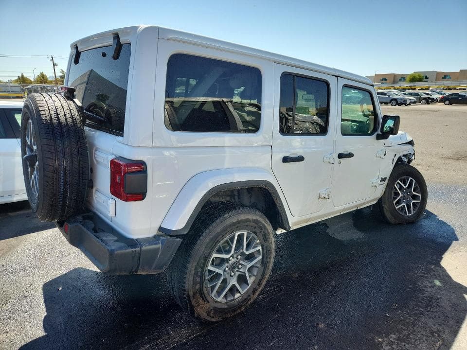 2025 JEEP WRANGLER SAHARA 3