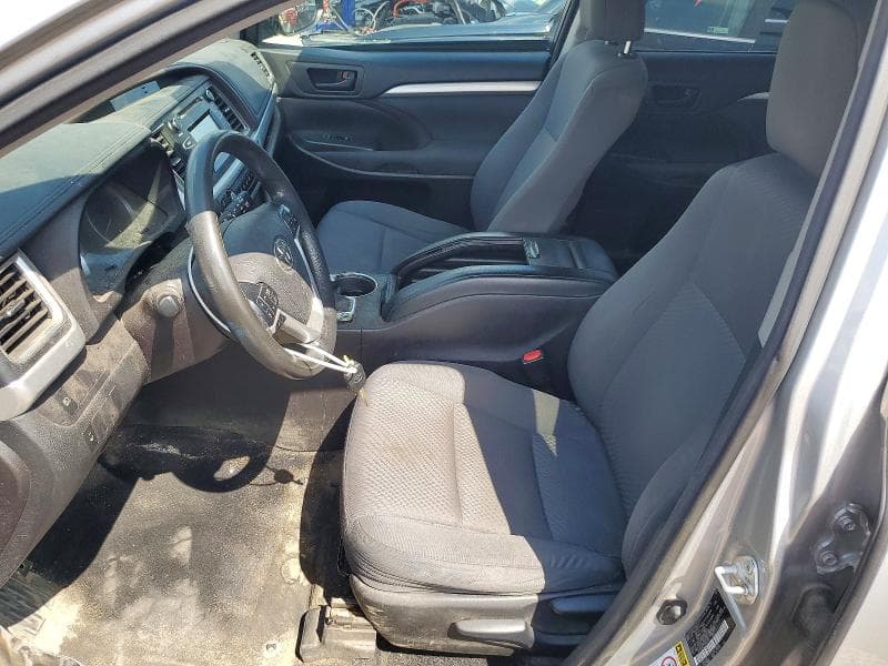 2017 TOYOTA HIGHLANDER LE 7