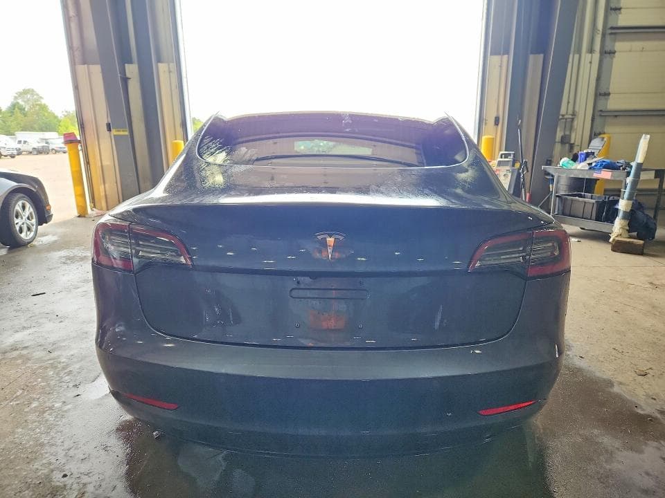 2018 TESLA MODEL 3 6