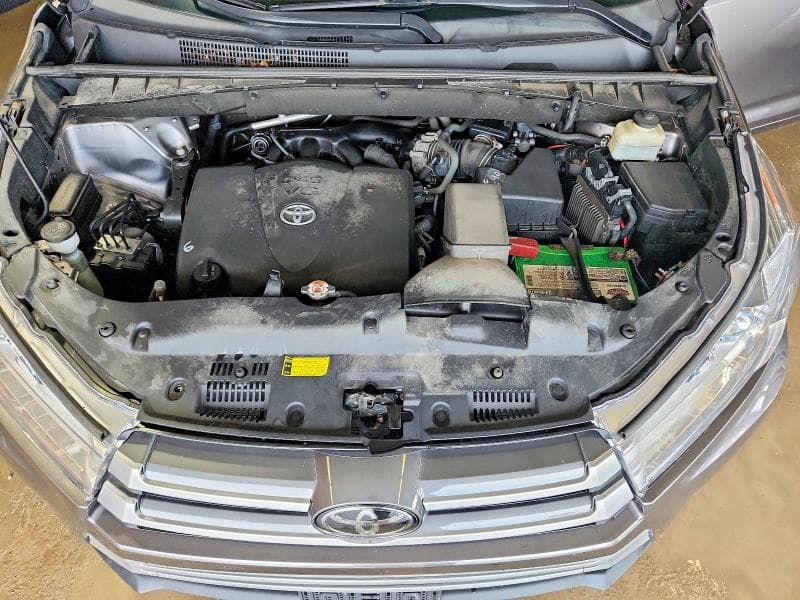 2018 TOYOTA HIGHLANDER LE 12