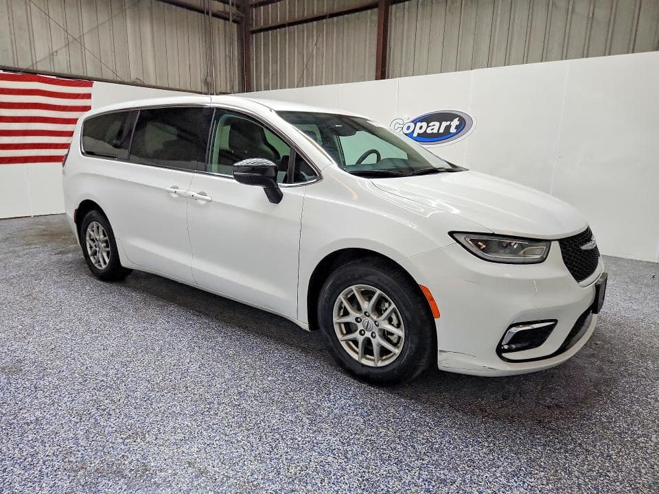 2024 CHRYSLER PACIFICA TOURING L 4