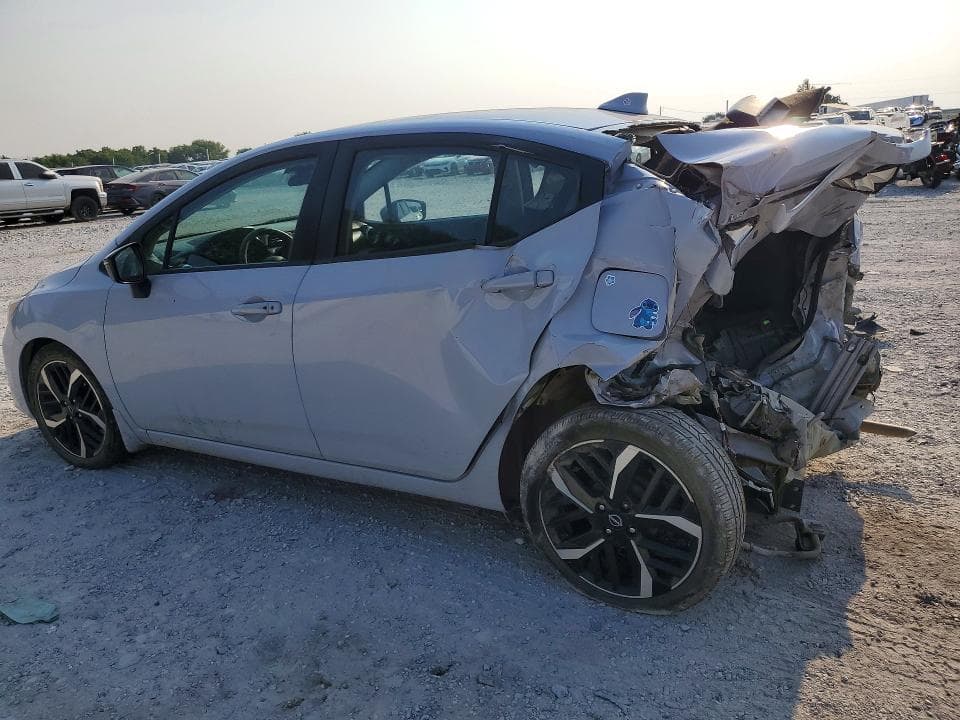 2023 NISSAN VERSA SR 2