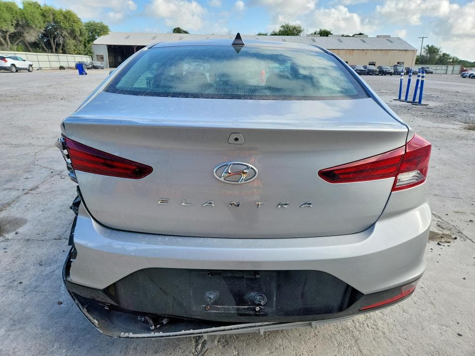 2020 HYUNDAI ELANTRA SEL 6