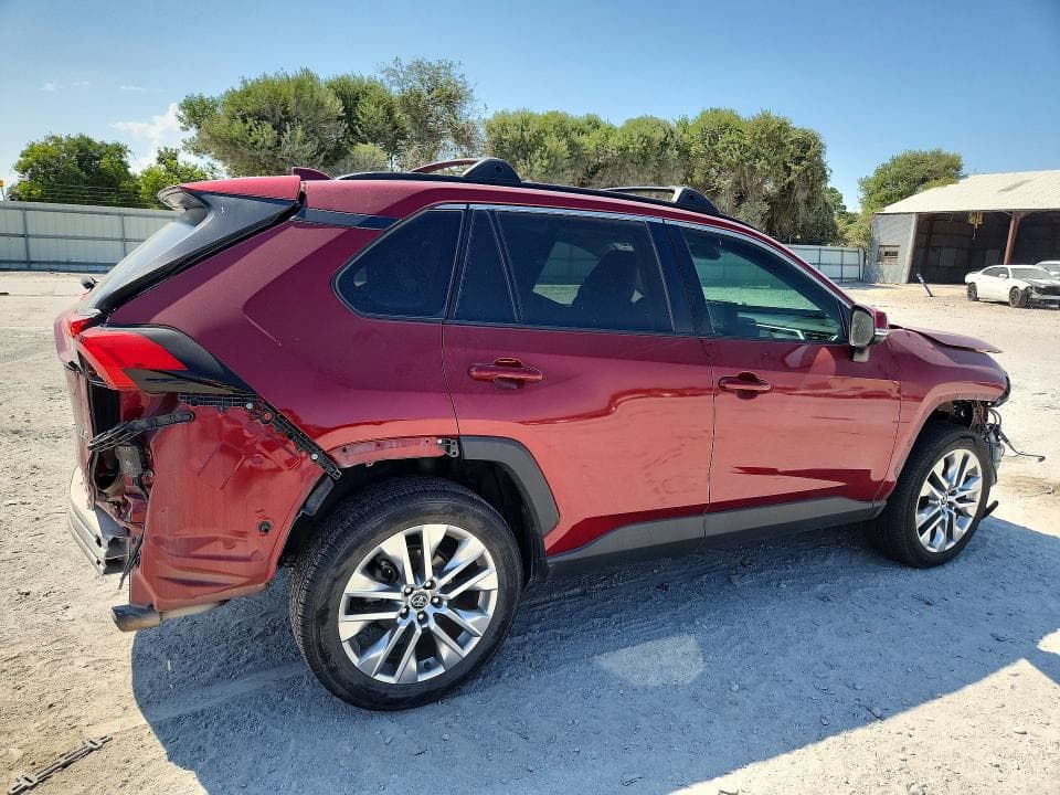 2021 TOYOTA RAV4 XLE PREMIUM 3