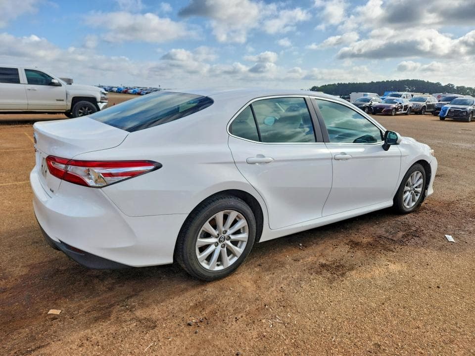 2018 TOYOTA CAMRY LE 3
