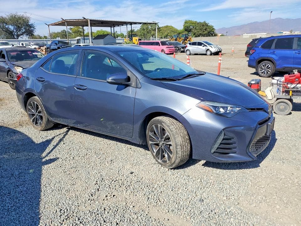 2017 TOYOTA COROLLA SE 4