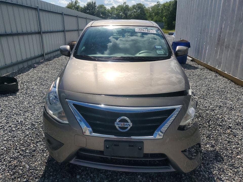 2017 NISSAN VERSA 1.6 SV 5
