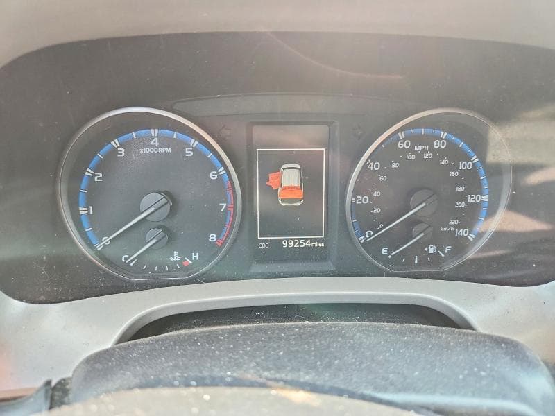 2018 TOYOTA RAV4 LE 9