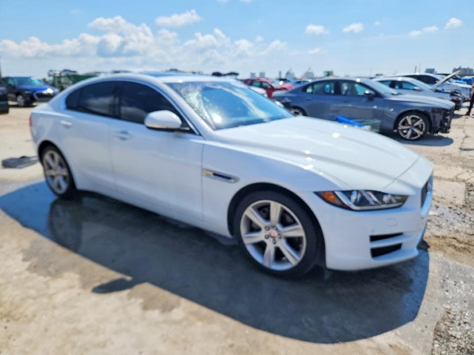 2018 JAGUAR XE PREMIUM 4