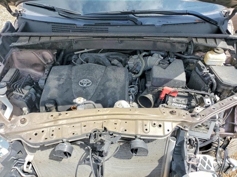 2018 TOYOTA HIGHLANDER XLE 12