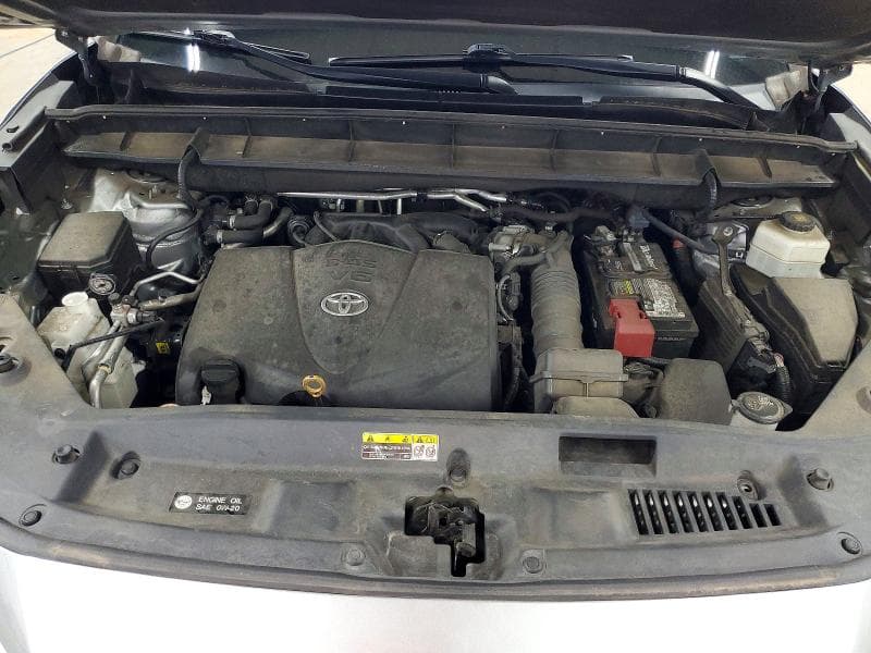 2021 TOYOTA HIGHLANDER XLE 12