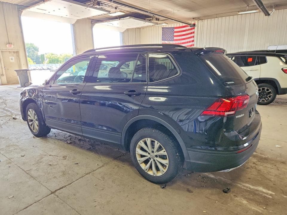 2018 VOLKSWAGEN TIGUAN S 2
