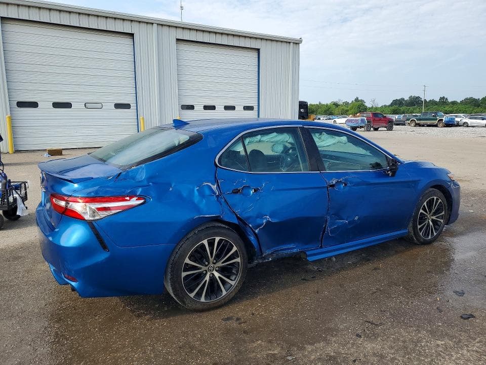 2020 TOYOTA CAMRY SE 3