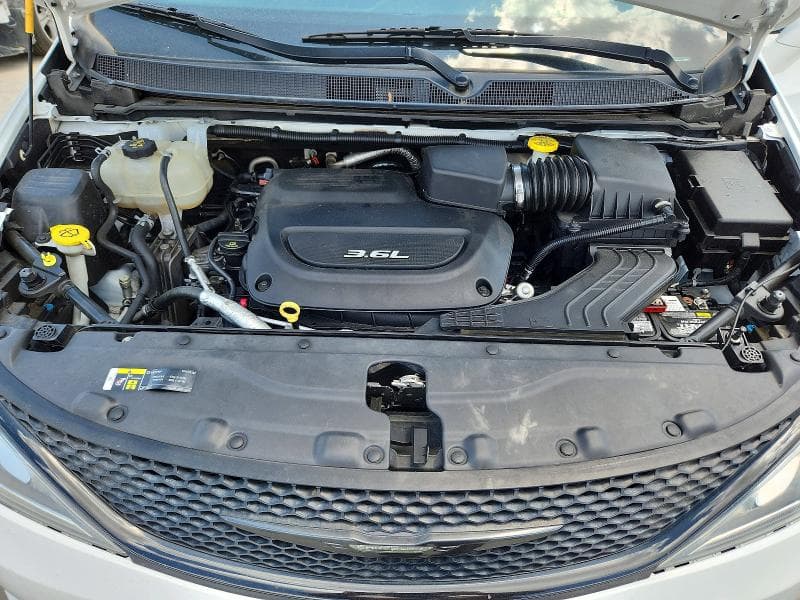 2018 CHRYSLER PACIFICA TOURING L 12
