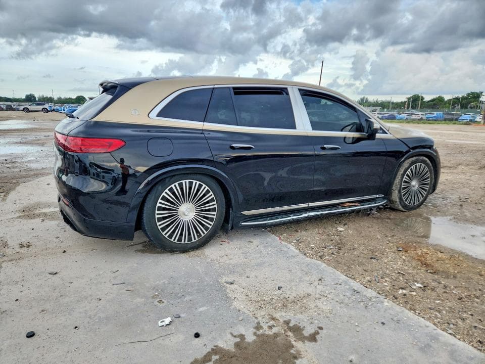 2024 MERCEDES-BENZ EQS SUV 680 4MATIC MAYBACH 3