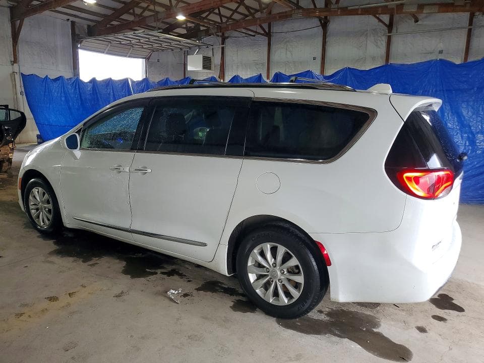 2019 CHRYSLER PACIFICA TOURING L 2