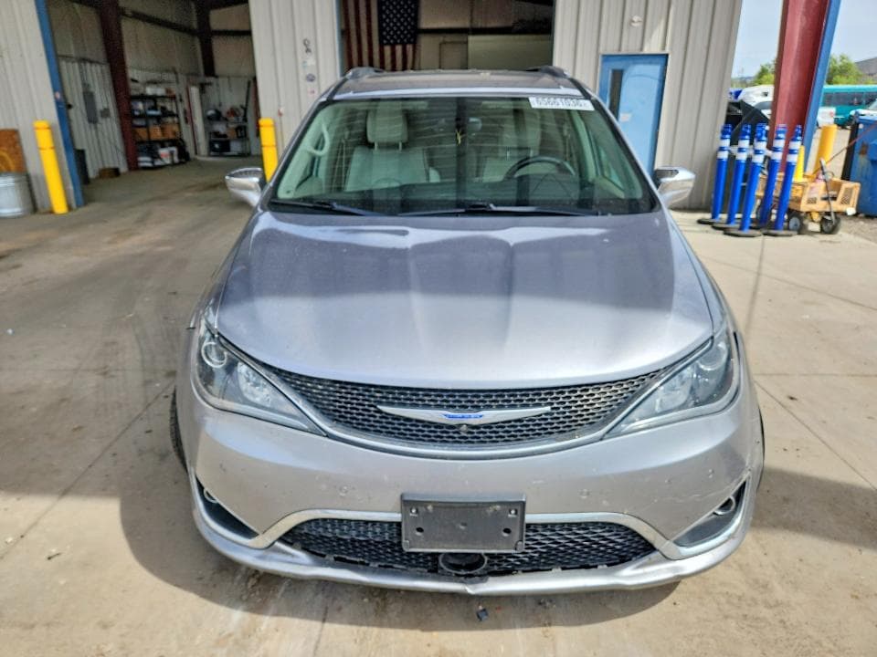 2018 CHRYSLER PACIFICA LIMITED 5