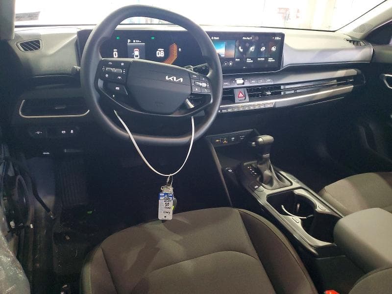 2026 KIA K4 LXS 8